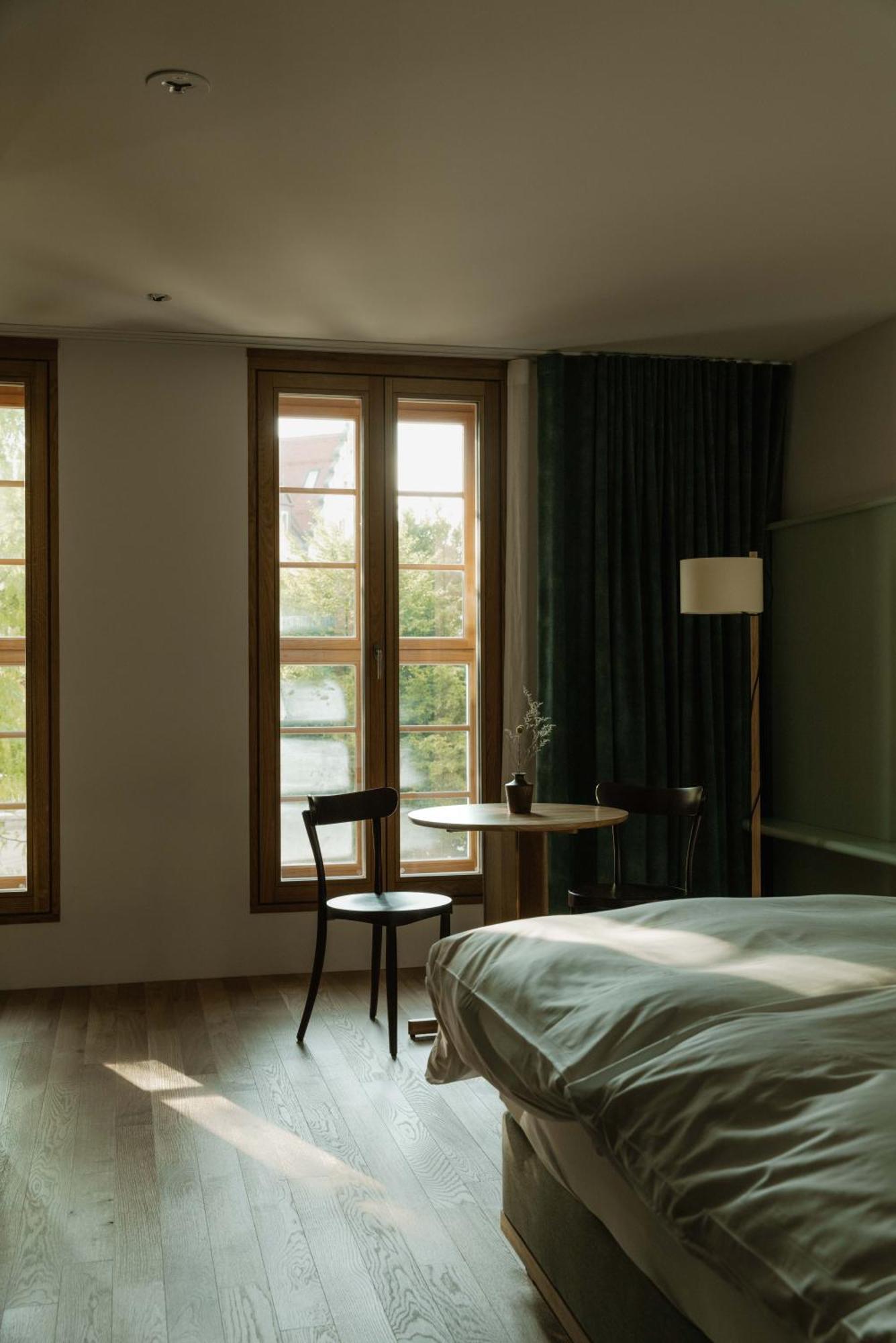 Kleiner Loewe - Stadthotel Bregenz Exteriör bild