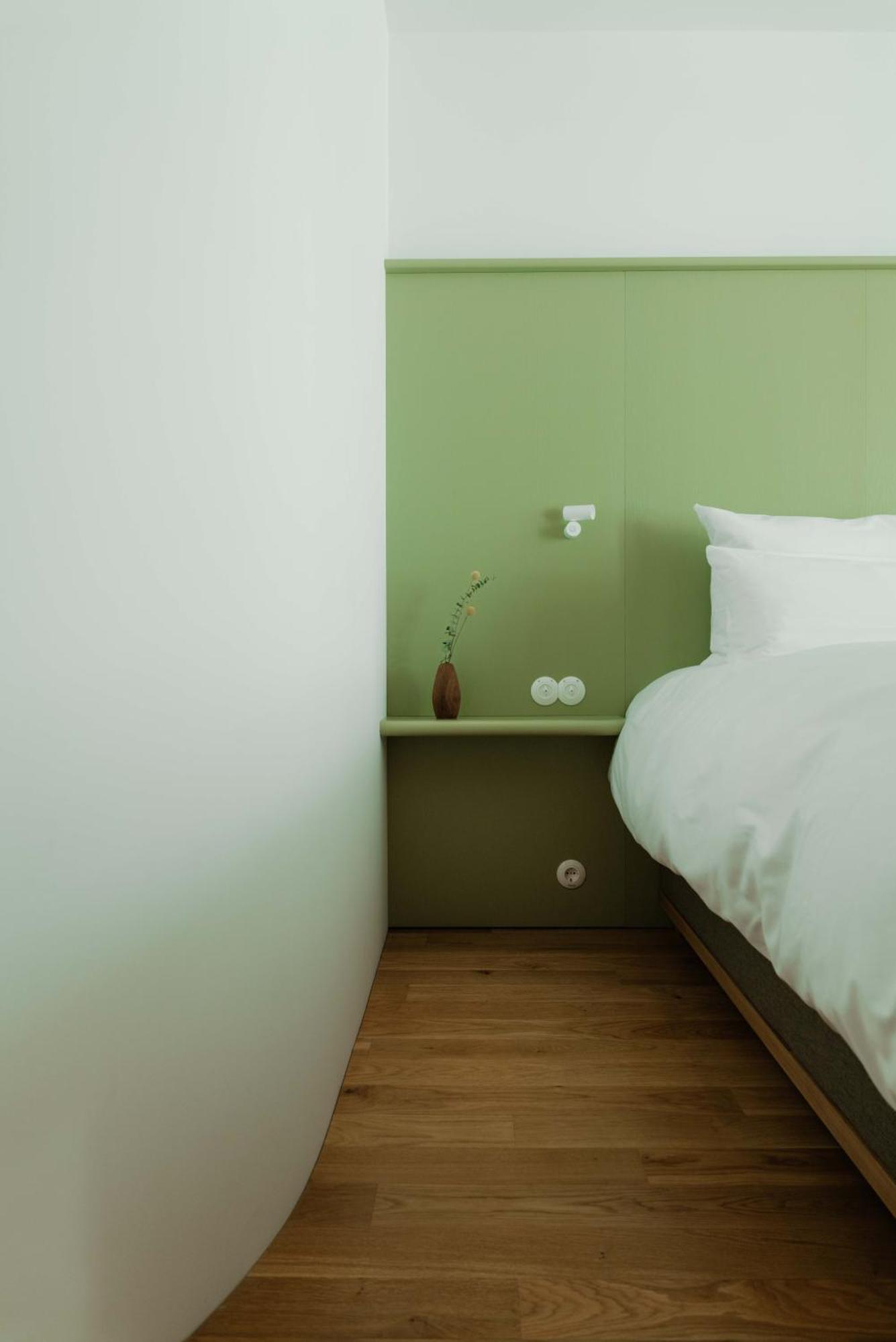 Kleiner Loewe - Stadthotel Bregenz Exteriör bild