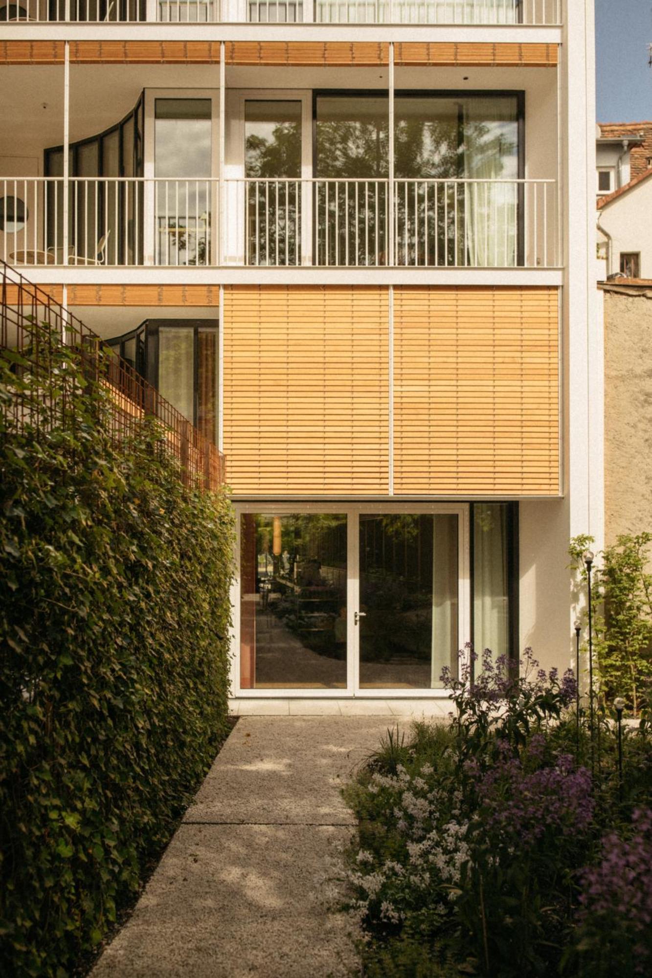 Kleiner Loewe - Stadthotel Bregenz Exteriör bild
